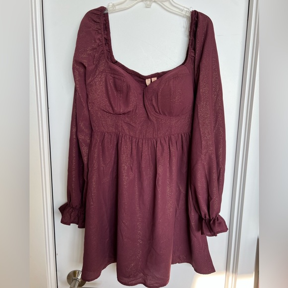 Gorgeous burgundy & gold mini dress - Picture 2 of 5